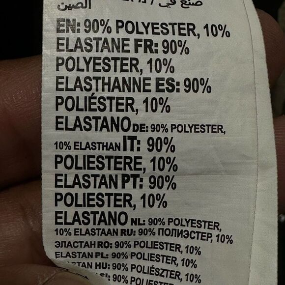 Billabong red shorts. Size 25.    A453 - Picture 8 of 9